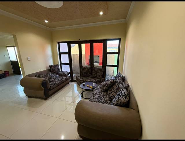 3 BEDROOM HOUSE FOR SALE IN GOLDEN GARDENS